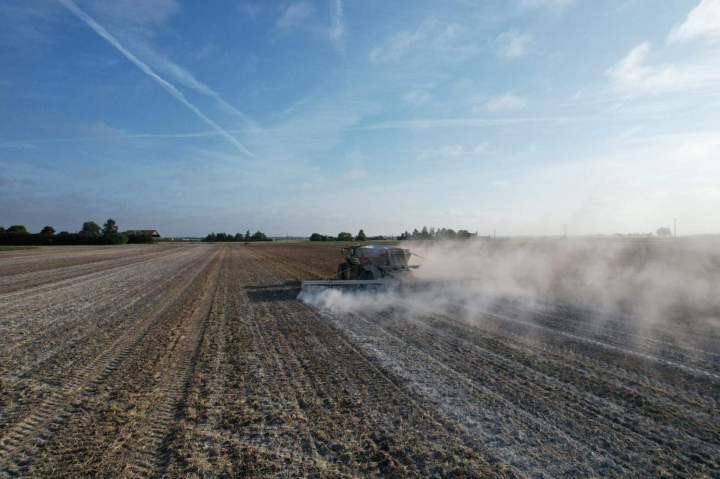 Intervention agricole pour l’épandage d’amendements calciques - Le Loiret